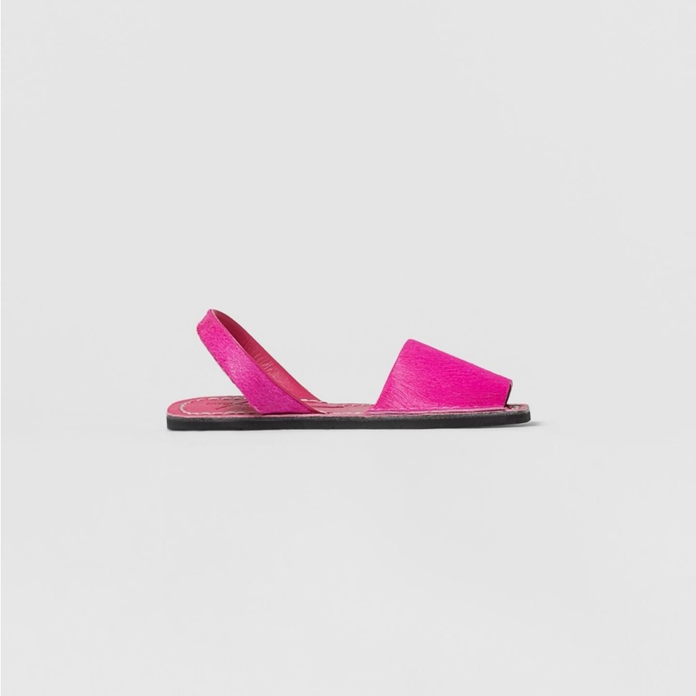 Collaboration Ria x Zara leather sandals